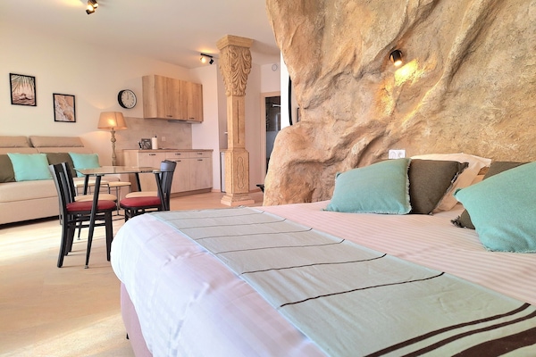 Luxury Apartment (Ecrin de pierre) | In-room safe, individually decorated, individually furnished, desk