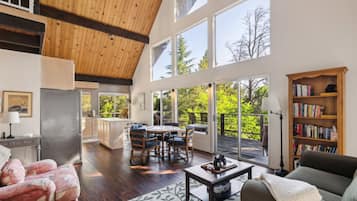 Cottage, 2 Bedrooms | Living area | Smart TV, streaming services