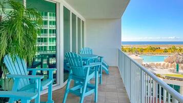 Condo, 2 Bedrooms | Property grounds