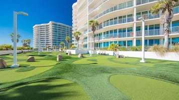 Condo, 2 Bedrooms | Property grounds