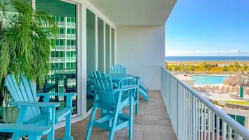 Condo, 2 Bedrooms | Outdoor dining