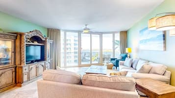 Condo, 2 Bedrooms | Living area