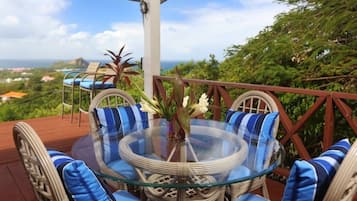 House, 3 Bedrooms | Outdoor dining