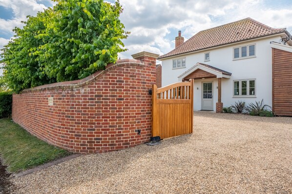 Exterior - Guardian House, Burnham Market, Norfolk (Burnham Market)