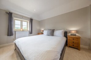 3 bedrooms, iron/ironing board, internet, bed sheets - Guardian House, Burnham Market, Norfolk (Burnham Market)