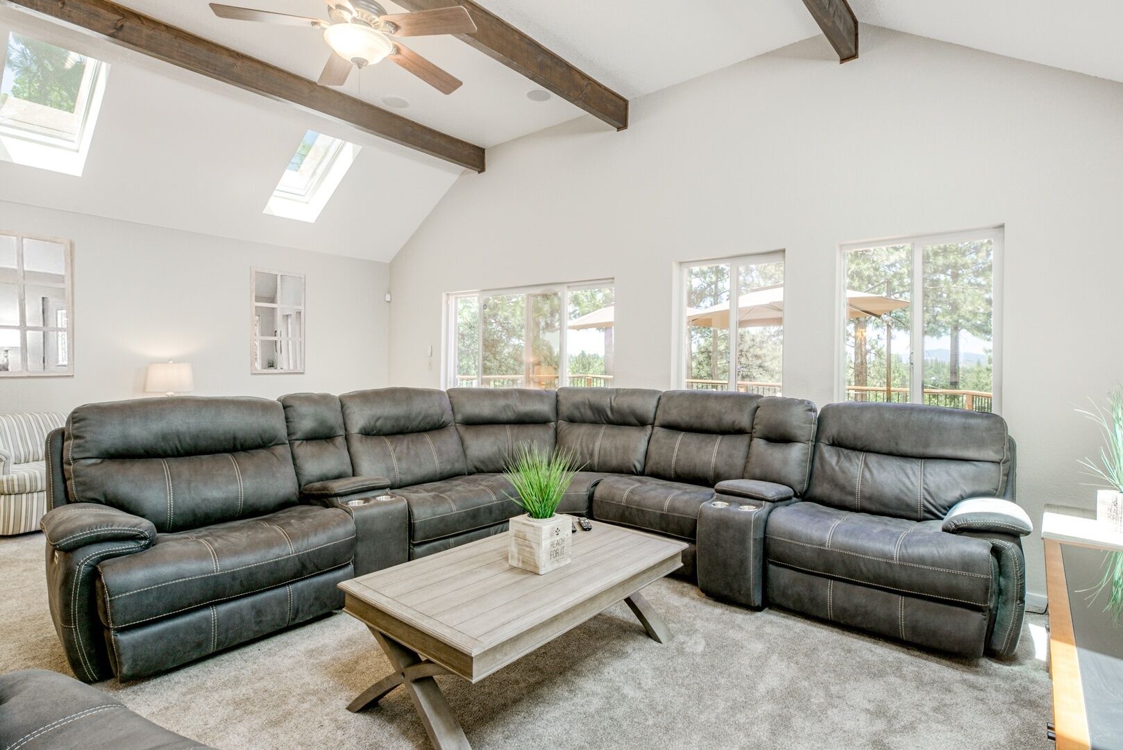 House, 4 Bedrooms | Living area | Smart TV, streaming services