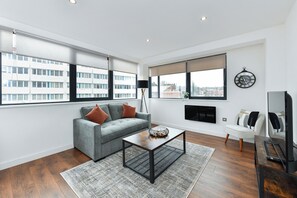 Apartment | Living area | Flat-screen TV - Carlton Heights (Nottingham)
