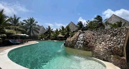 Lux Suites Tembo Court Apartments