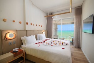 Deluxe Double Room, Balcony, Sea View | Free WiFi, bed sheets