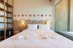 Comfort-Doppelzimmer, Whirlpool, eingeschränkter Meerblick | Kostenloses WLAN, Bettwäsche