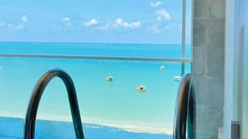 Deluxe Double Room, Balcony, Sea View | Free WiFi, bed sheets