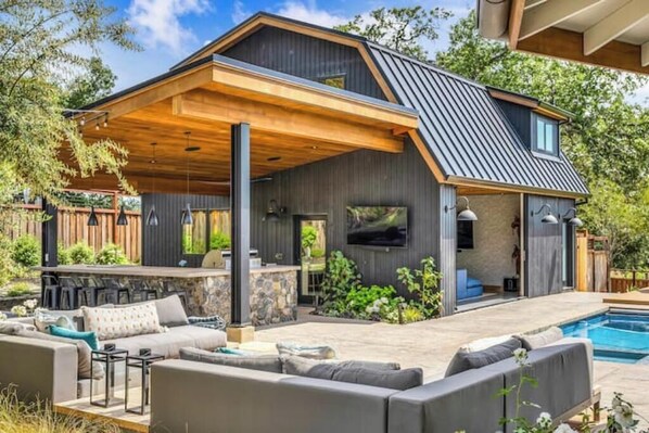 Terrace/patio - Luxury Healdsburg Estate & Vines (Healdsburg)