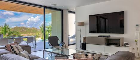 Smart TV, stereo