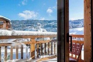 Interior - Outstanding 5 Bedroom Luxury Chalet, close to village centre, hot tub and sauna (Les Gets)