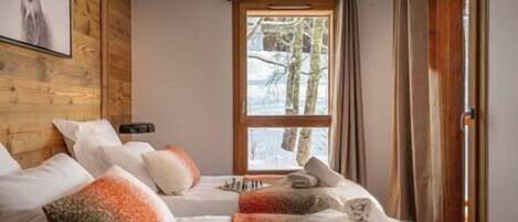 4 bedrooms, WiFi, bed sheets