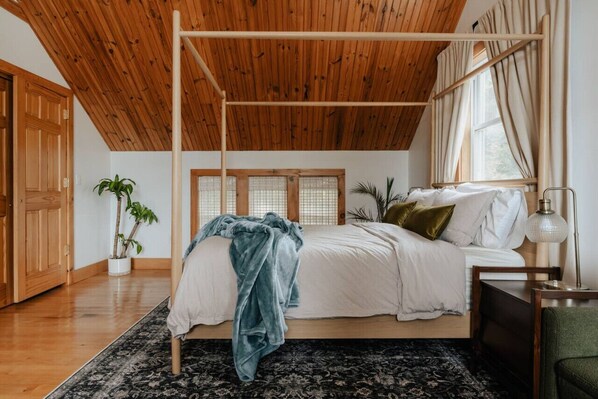 3 habitaciones, escritorio, tabla de planchar con plancha y wifi 