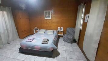 9 bedrooms, WiFi, bed sheets