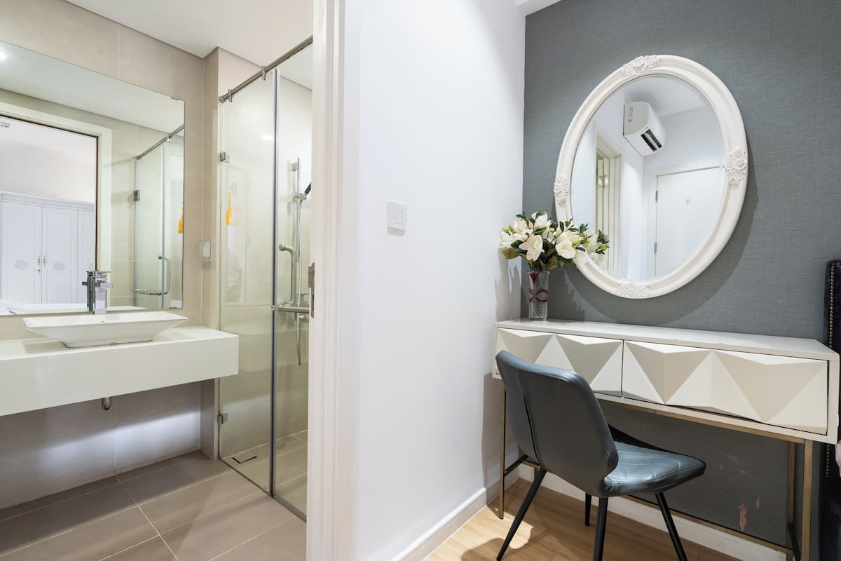 Apartamento de lujo, 3 habitaciones, balcón, vistas a la ciudad | 2 dormitorios, ropa de cama de alta calidad, decoración individual
