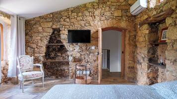 House, 2 Bedrooms | 2 bedrooms, individually decorated, individually furnished