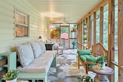 Countryside Retreat with Jacuzzi Hot Tub