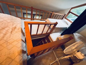 4 bedrooms, desk, iron/ironing board, WiFi - 4BR apartment with waterfront access (Bridgton)