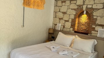 Deluxe Double Room Garden and Pool view | Blackout drapes, iron/ironing board, free WiFi