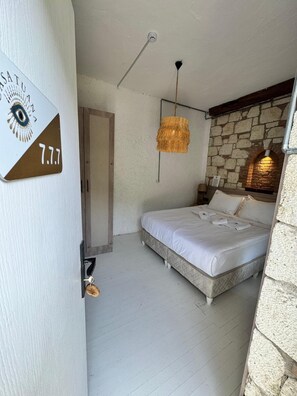 Deluxe Double Room with Bay Window Garden and Pool View | Blackout drapes, iron/ironing board, free WiFi - Casa Tuana Alacati (Cesme)