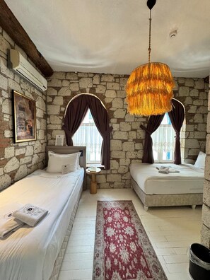 Superior Twin Room | Blackout drapes, iron/ironing board, free WiFi - Casa Tuana Alacati (Cesme)