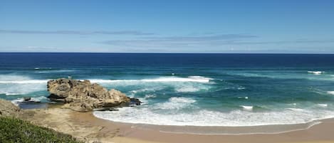 Appartement, 2 chambres, fumeurs, patio | Plage