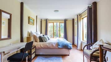Apartment, 2 Bedrooms, Smoking, Patio | 3 bedrooms