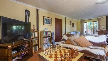 Apartment, 2 Bedrooms, Smoking, Patio | Room amenity