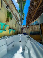 Bañera de hidromasaje privada