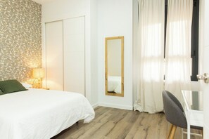 2 bedrooms, iron/ironing board, travel cot, WiFi