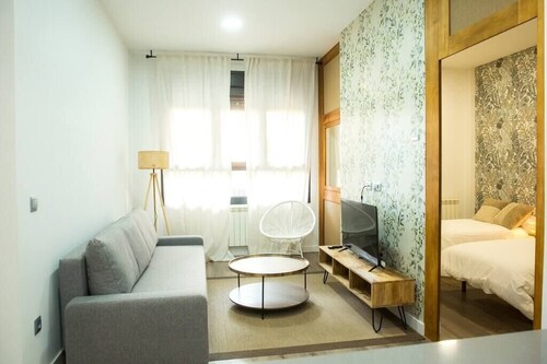Elegant Apartment LAUD1 - New/Family/Wi-Fi/TV