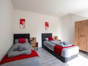4 bedrooms, WiFi, bed sheets