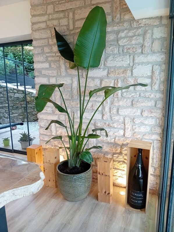 Interior - VILLA MIMOSA - Stunning lake view, private garden, swimming pool and Jacuzzi (Brenzone sul Garda)