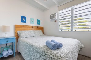 1 bedroom, bed sheets