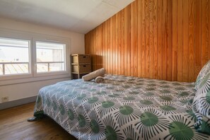 3 bedrooms, free WiFi, bed sheets