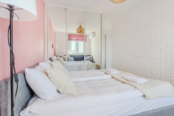 1 habitación, tabla de planchar con plancha y wifi gratis