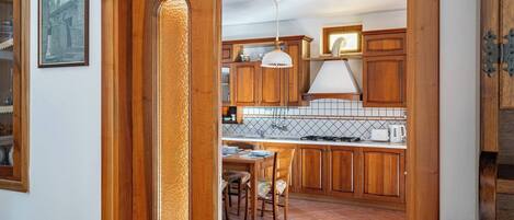 Fridge, oven, stovetop, highchair