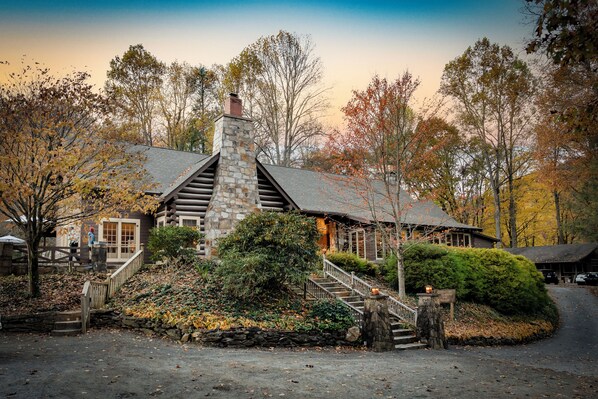 Exterior - Snowbird Mountain Lodge (Robbinsville)