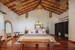 3 chambres, bureau, Wi-Fi, draps fournis