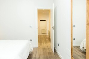 2 bedrooms, iron/ironing board, travel cot, WiFi