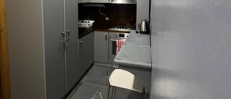 Een magnetron, een oven, een kookplaat