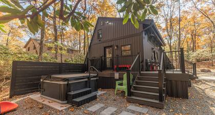Gondola34 - the Poconos most unique tiny cabin!
