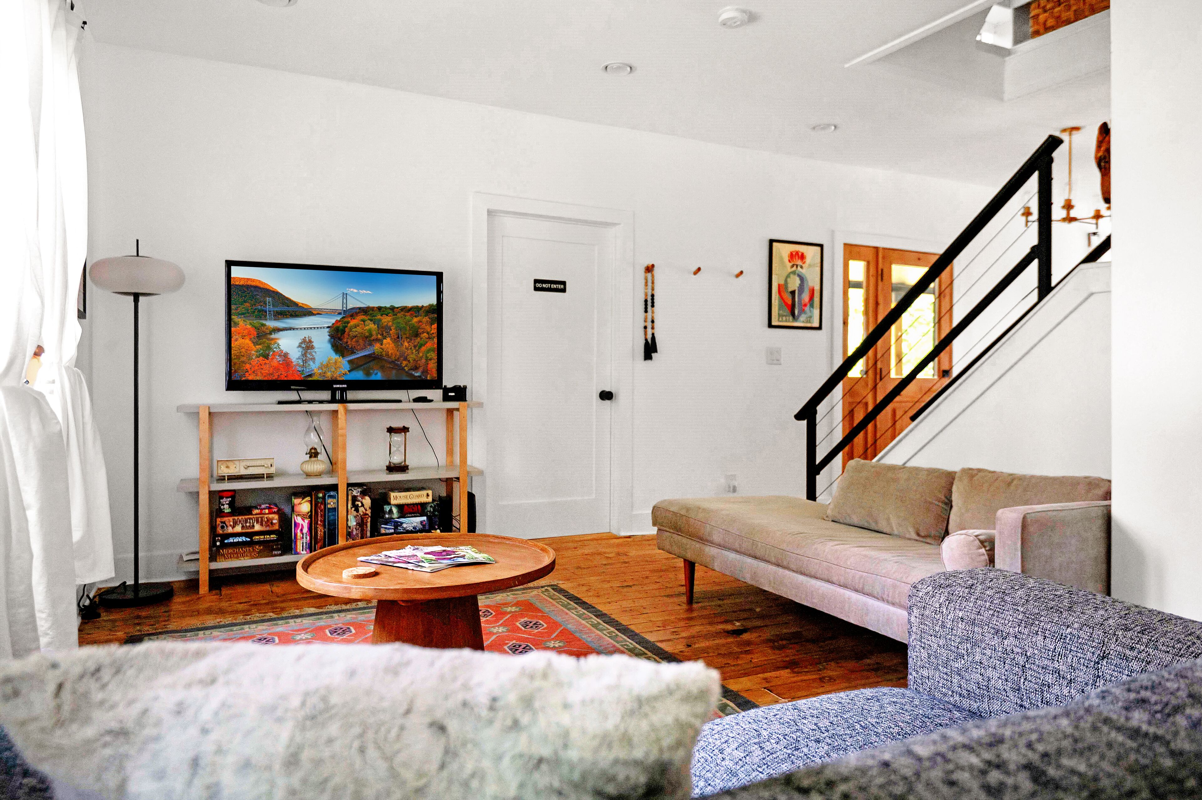 Spacious 3BR Home - Walkable Livingston Manor