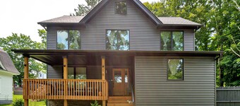 Walkable Central Livingston Manor - 3BR