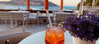 Newly-built Villa, ideally located near the Sea and the Airport!