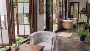 Unclassified image, 4 of 113, button - Xianting Inn (Liyang)