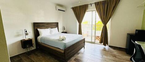 1 bedroom, desk, WiFi, bed sheets